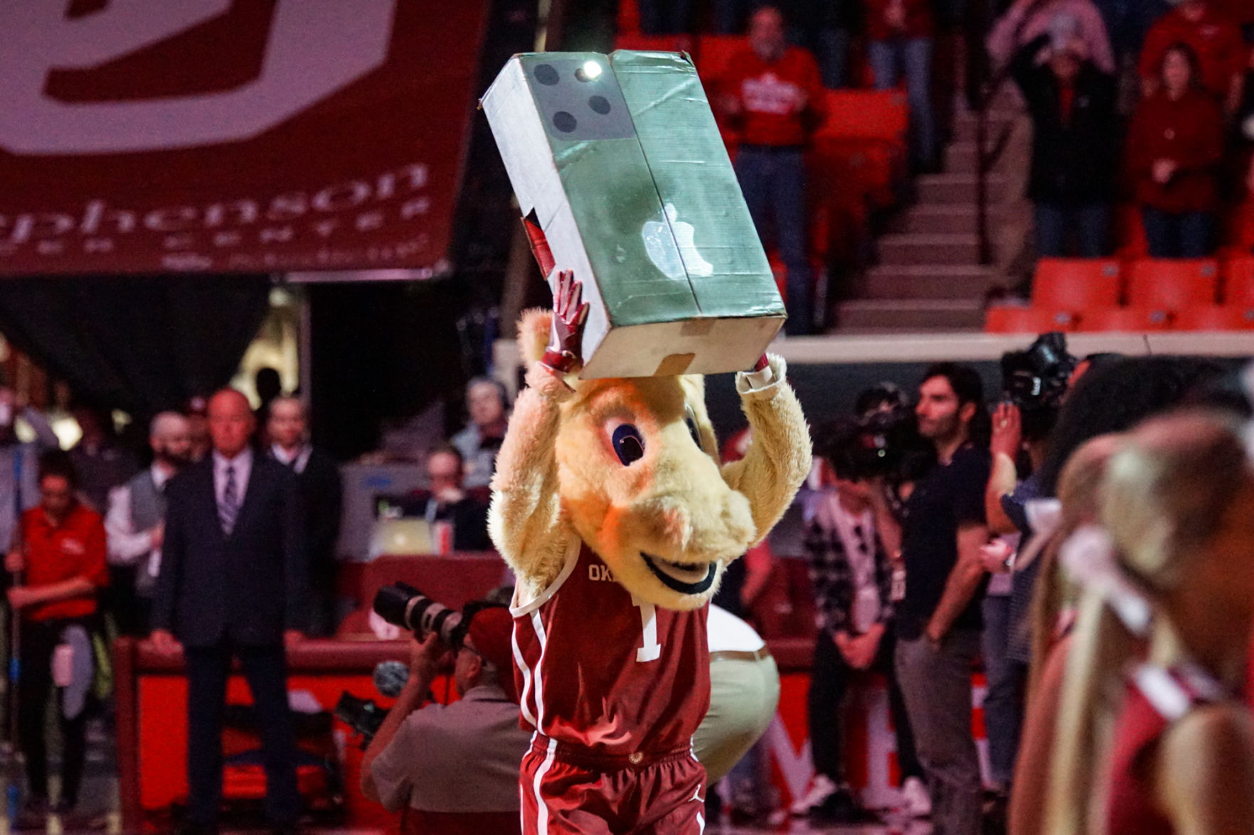 Boomer with makeshift iPhone